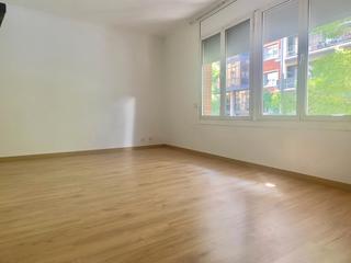 Piso  Avinguda de la riera de cassoles. Piso en venta que consta de 4 habitaciones de las cuales tres so