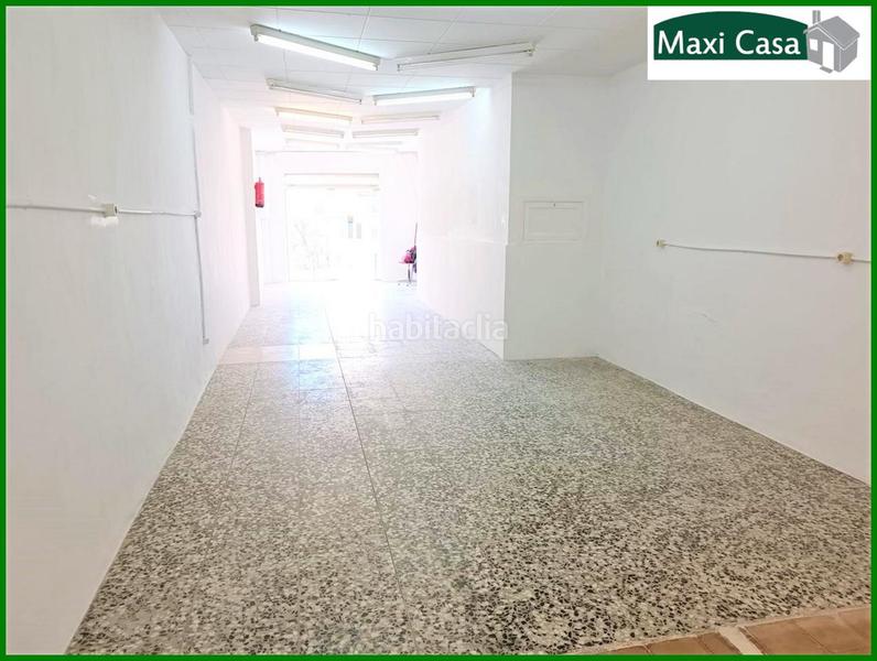 Foto 4abae1e6-e52f-4076-8cd7-e892f16f0c83. Alquiler local comercial local con muchas posibilidades en el guinardo en Barcelona