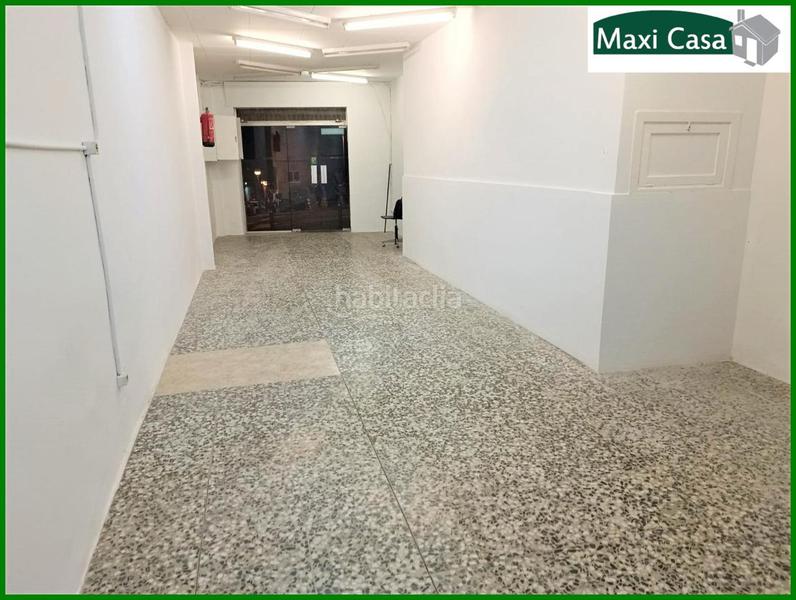 Foto c70a0164-f2e7-4073-847e-4505d60421f2. Alquiler local comercial local con muchas posibilidades en el guinardo en Barcelona
