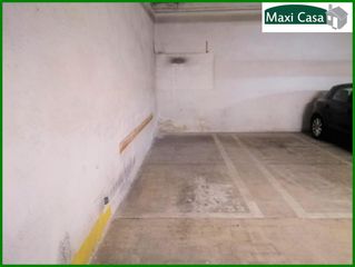 Aparcament cotxe  De bonaplata. Parking en sarri�