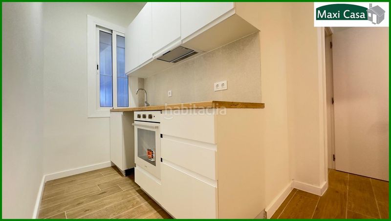 Foto 0c2575c3-70aa-4ad6-9598-6b0b76a66ffc. Planta baja en El Camp de l´Arpa del Clot Barcelona