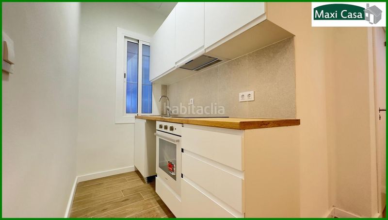 Foto 1b9d2126-55d4-4e85-9919-7bf16f9a7c87. Planta baja en El Camp de l´Arpa del Clot Barcelona