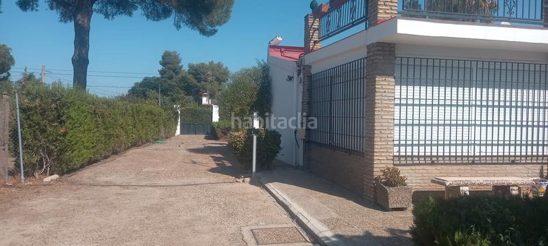 Foto 549ec4d4-35a3-4e5b-801e-eef0c83e53f9. Chalet dans calle amistad 147 dans Oromana Alcalá de Guadaira