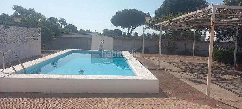 Foto f7f4d7bb-48b2-445d-bd4d-ee9216e8432d. Chalet dans calle amistad 147 dans Oromana Alcalá de Guadaira