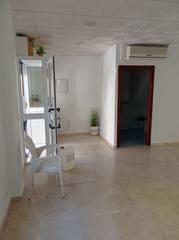 Local commercial  Calle ramn y cajal. Local en bormujos