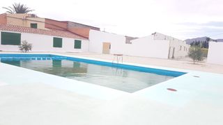 Chalet in Albatera. Chalet con 10 habitaciones con parking, piscina, aire acondicion
