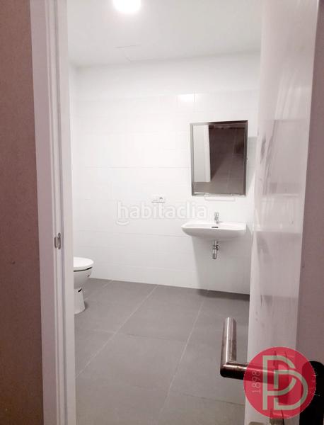 Foto 139844e6-49bf-4be6-bf39-5d3976d1d75f. Alquiler local comercial en Duggi - Rambla - Los Hoteles Santa Cruz de Tenerife