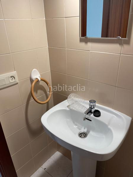 Foto 1d9ab0cc-eae7-4fe5-8217-3d546f29d1bf. Location local commercial dans Olot