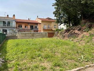 Terreny residencial a Olot. Parcela 23000m2 edificable + rustica