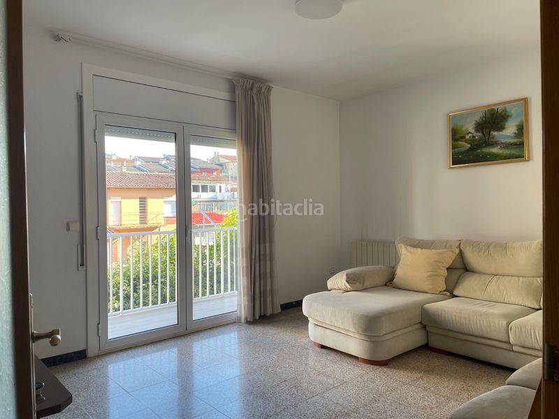 Foto 991b7128-f60f-4599-a529-11401c0a5e8b. House with fireplace parking in Olot