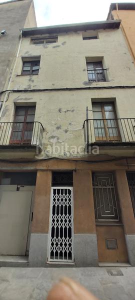 Foto 52500962-a3bc-4ed0-9939-4c7670a58895. Edificio edifici a reformar a en Olot