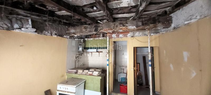 Foto 5f7f9192-6886-463c-9751-c38380044f17. Edificio edifici a reformar a en Olot