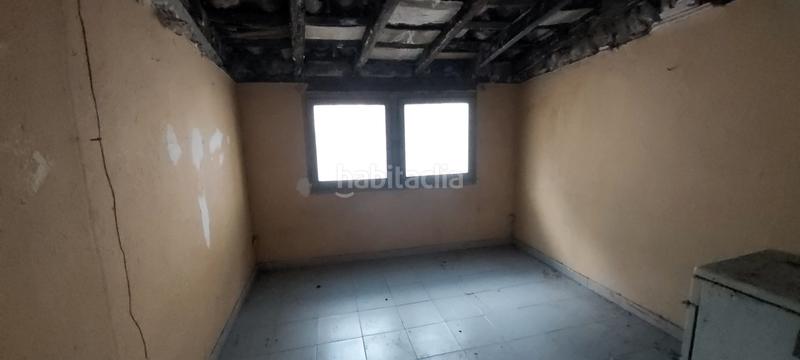 Foto b72d2cb6-3bca-486c-bfa8-ae710ed3e714. Edificio edifici a reformar a en Olot