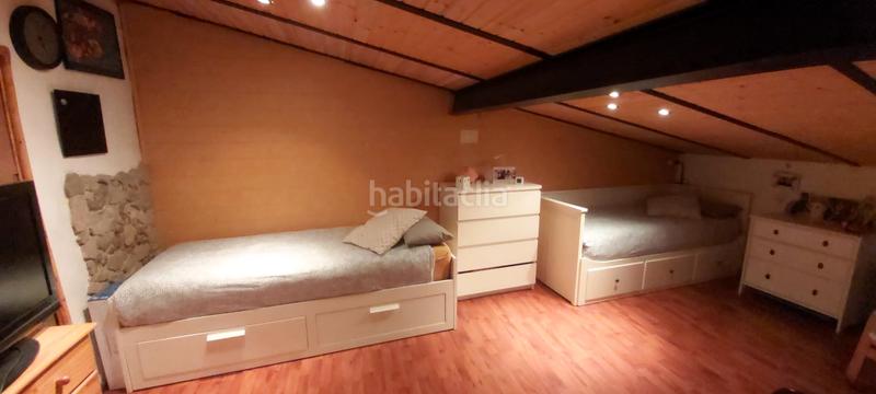 Foto f65c8ddc-1197-4a96-ab57-dbe558d0c8a2. Edificio edifici a reformar a en Olot