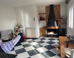 Casa a Olot. Casa en venta en olot con bar en funcionamiento