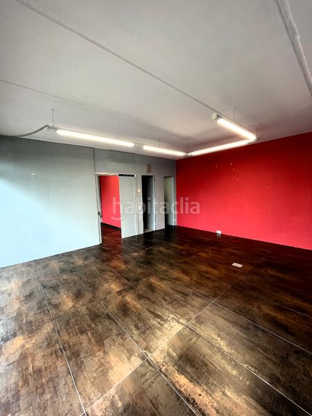 Foto 0a0928d6-070d-4958-9ad8-d1dd86db43db. Location local commercial dans Olot