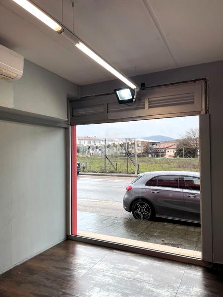 Foto 4b8b31fe-769b-4199-aa45-f25abdee5438. Location local commercial dans Olot