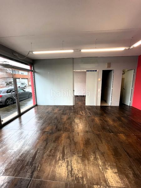 Foto cec9a9a0-96c4-445c-8da7-845fe65342e7. Location local commercial dans Olot