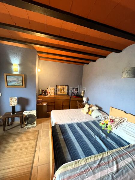 Foto 32219793-4dc2-404d-b1a6-799e0fac6df8. Masia amb xemeneia calefacció aparcament a Mieres