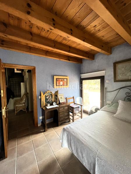 Foto 389138d7-91e6-48fd-b5a9-3acf34d4b2f8. Masia amb xemeneia calefacció aparcament a Mieres