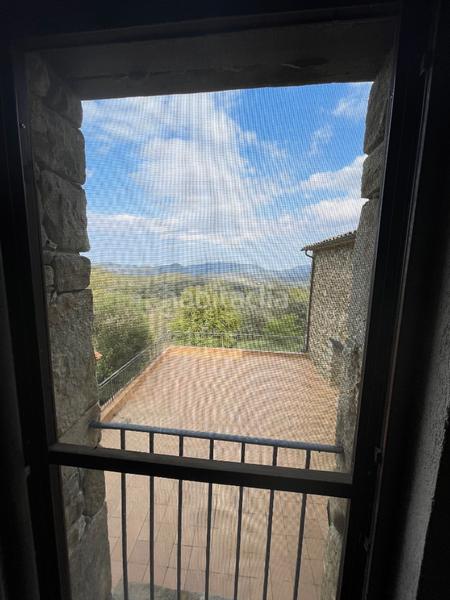 Foto 3ba60f44-9a9c-4753-96ef-1e6e66bf4f29. Masia amb xemeneia calefacció aparcament a Mieres