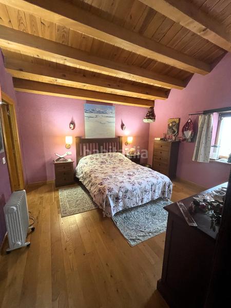 Foto 3c38d4ee-cdab-4180-a947-33ef20eec0bd. Masia amb xemeneia calefacció aparcament a Mieres