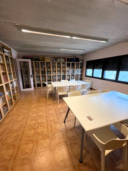 Foto 4408d80d-2757-4a8c-9d57-5a2f75edaaed. Masia amb xemeneia calefacció aparcament a Mieres