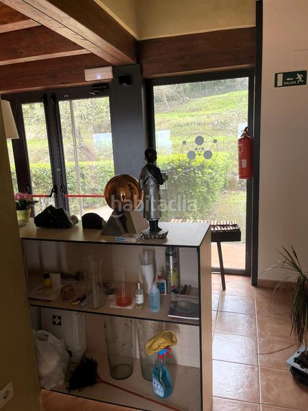 Foto 56593379-2165-47ad-833f-5d96a88d911f. Masia amb xemeneia calefacció aparcament a Mieres