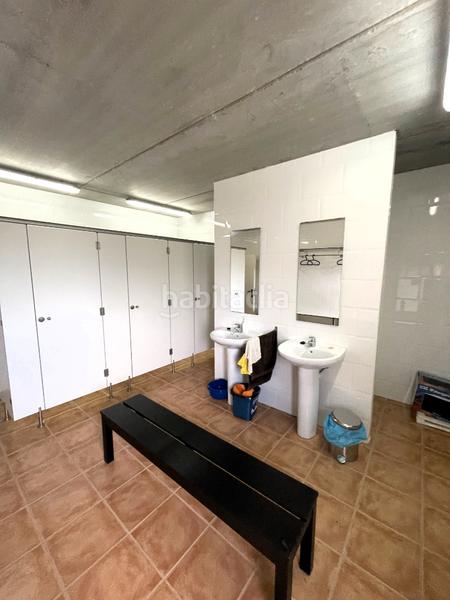 Foto 5f7c5939-6a69-469d-8001-dc8781c23d80. Masia amb xemeneia calefacció aparcament a Mieres