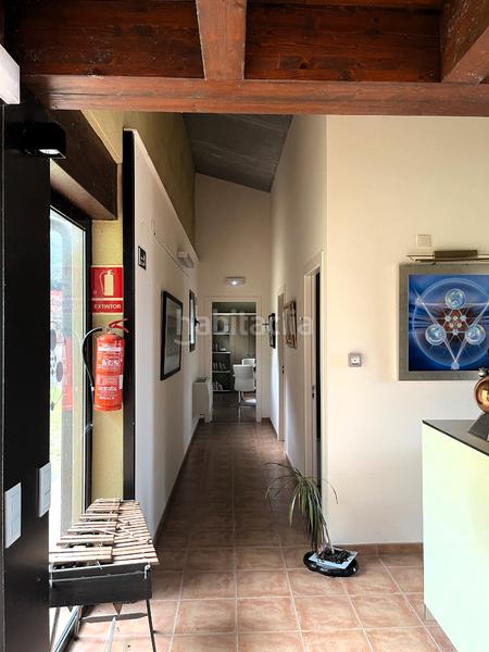 Foto 61063f52-5b92-4c3a-a469-c97960d48ddb. Masia amb xemeneia calefacció aparcament a Mieres