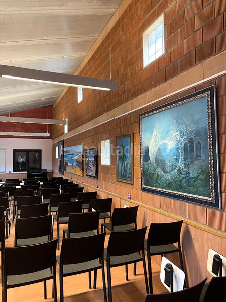 Foto 6dfdd59c-871f-40b5-b16d-35cc4a996f5c. Masia amb xemeneia calefacció aparcament a Mieres