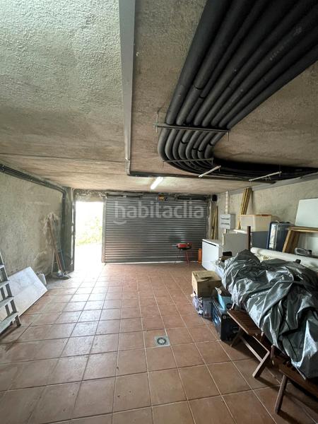 Foto 70fd3cef-53eb-4d37-bcd3-823255a655e5. Masia amb xemeneia calefacció aparcament a Mieres