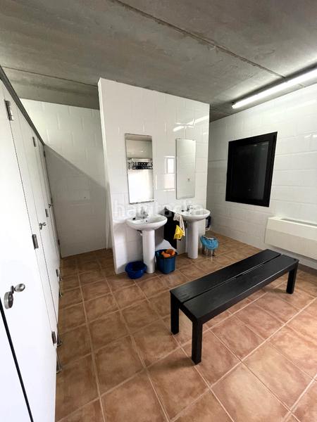 Foto 80d7dd01-1be3-4b2b-bd6e-9b7ae1065709. Masia amb xemeneia calefacció aparcament a Mieres