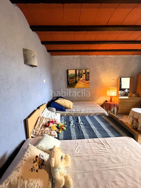 Foto 8508802a-50c5-4bef-bd15-d18158f03540. Masia amb xemeneia calefacció aparcament a Mieres