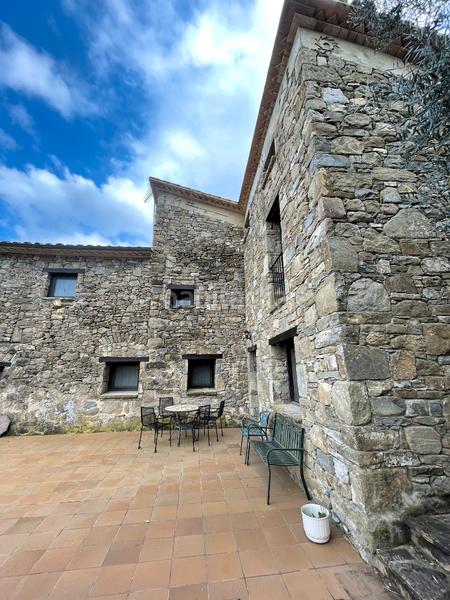 Foto 8a944ee0-6fde-477c-9379-ff1f0ab90566. Masia amb xemeneia calefacció aparcament a Mieres