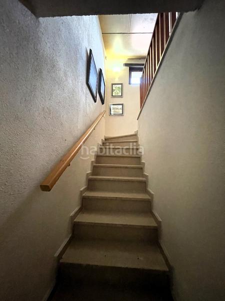 Foto 8ddca9e3-3c34-4505-9a4f-20e9415f6ed0. Masia amb xemeneia calefacció aparcament a Mieres