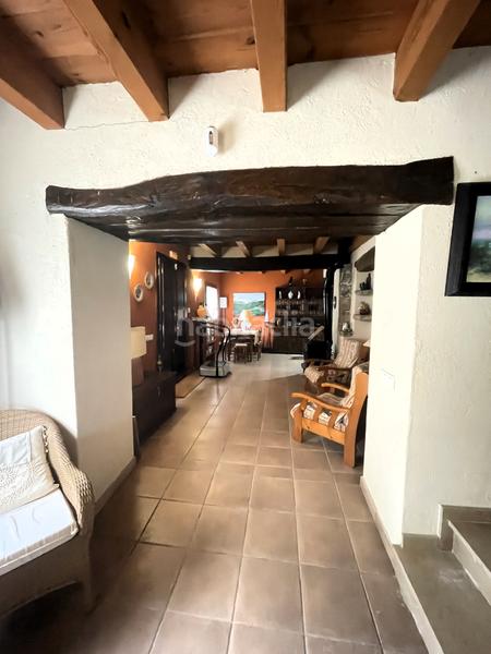 Foto 9102629b-adda-49aa-8c1f-70c9effa70dc. Masia amb xemeneia calefacció aparcament a Mieres