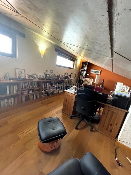 Foto 999c359d-e485-4709-a84e-3f04503158c8. Masia amb xemeneia calefacció aparcament a Mieres