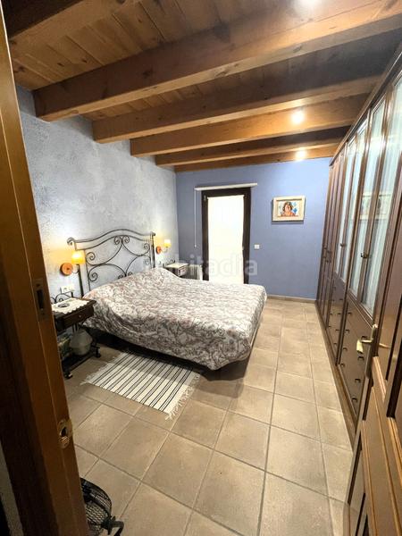 Foto a1b11bd3-9eae-4249-aa36-77b491dc97f7. Masia amb xemeneia calefacció aparcament a Mieres