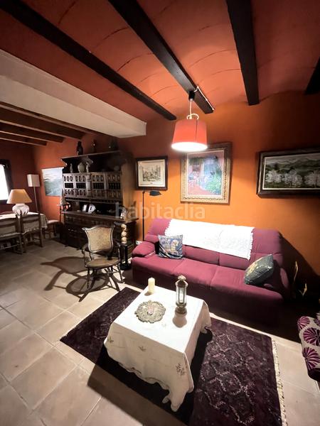 Foto a69287af-79b8-4cdc-9af0-f1c0acacd25a. Masia amb xemeneia calefacció aparcament a Mieres