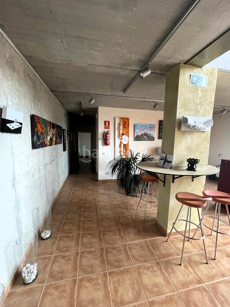 Foto bdc3ebe9-38a6-4b13-9b84-6d44ee8d6ae7. Masia amb xemeneia calefacció aparcament a Mieres