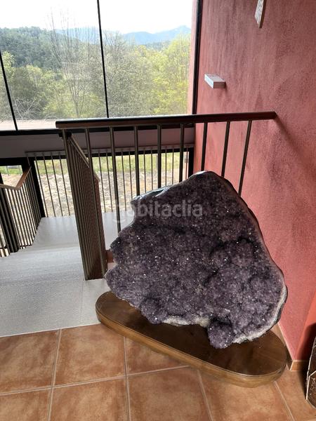 Foto c5f5ffec-2b29-4727-af7f-bd2bee7391ce. Masia amb xemeneia calefacció aparcament a Mieres