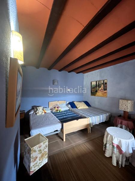 Foto d5cd753c-1060-4095-a545-0040398fe735. Masia amb xemeneia calefacció aparcament a Mieres