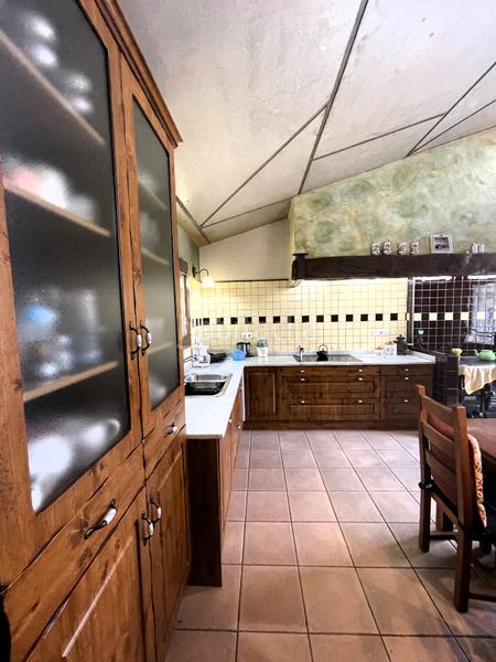 Foto d799ab7b-b7b2-497b-8256-04fc2bdccbc0. Masia amb xemeneia calefacció aparcament a Mieres