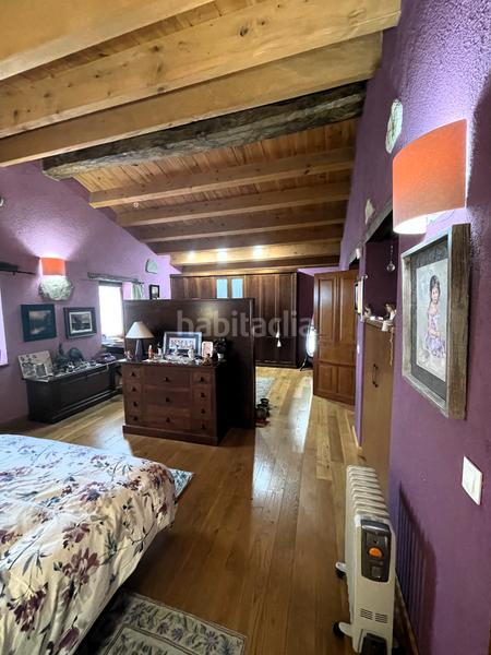 Foto d8633629-830e-45c9-9279-8fb6700a9d99. Masia amb xemeneia calefacció aparcament a Mieres