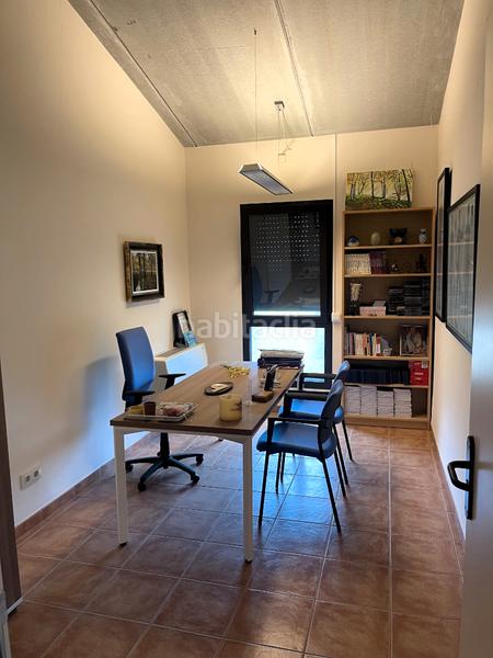 Foto ea620226-1905-4cdb-8d95-022250d43f1b. Masia amb xemeneia calefacció aparcament a Mieres