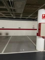 Alquiler Parking coche en Olot. Lloguer d'aparcament sota la teisa olot