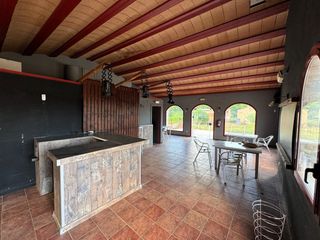 Chalet en Passeig estacio 1. Propietat a les planes d'hostoles.