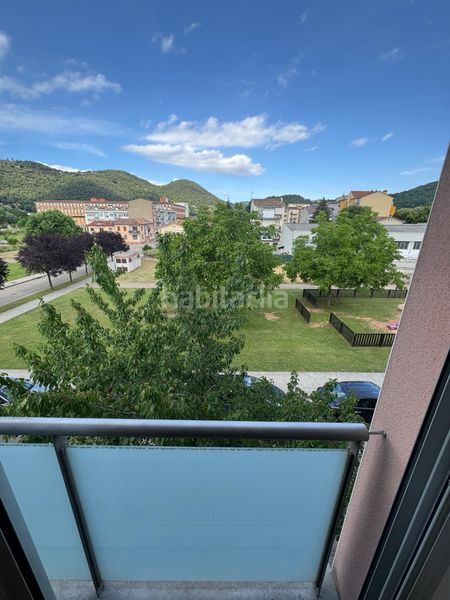 Foto dcb8d054-e865-4581-a5a5-6644fff133fb. Pis amb calefacció aparcament a Olot
