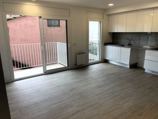 Rent Flat in Olot. Pis d'obra nova amb pàrquing doble al centre d'olot